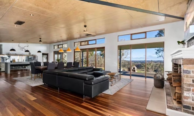 Avoca Casa | Modern, Iconic Million Dollar Views