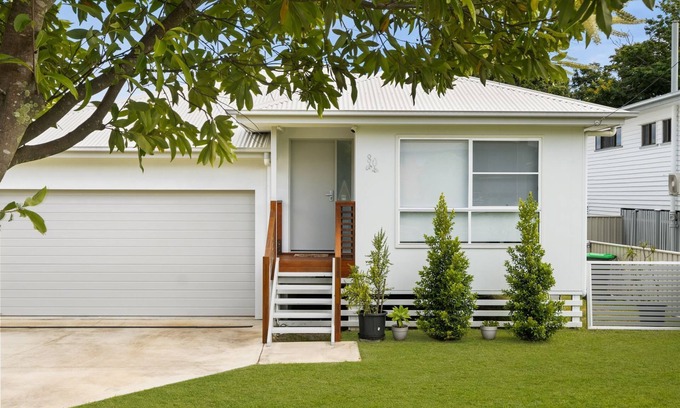 Redcliffe Casa | "Modern in Margate with Pool" - Margate Q 4019