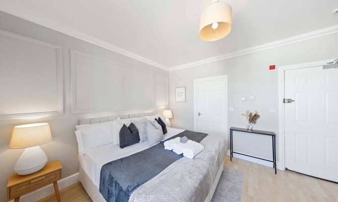 Gravesend Apartamento | Modern King Bed WiFi Kitchen Perfect for Long Stay