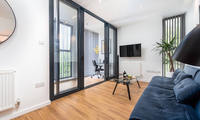 Grove Apartamento | Modern Kingston Home close to Hampton Court Palace by UnderTheDoormat
