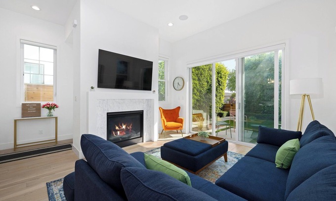 Del Rey Casa | Modern LA Oasis near Beaches, Culver City, Venice, Sofi, Santa Monica, and LAX