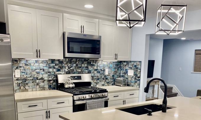 Conneaut Casa | Modern Lake Home in Private setting with Lake Access and Hot Tub