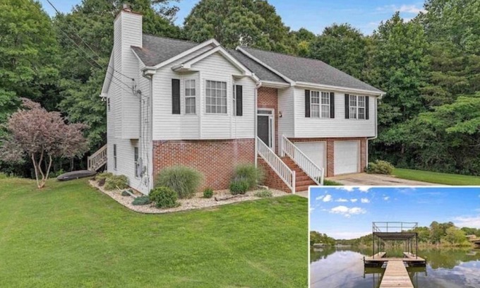 Gainesville Casa | Modern Lake Home with Private Boat Dock with two story Party Deck in Gainesville
