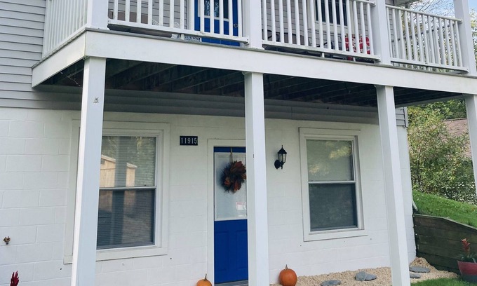 Conneaut Lake Casa | Modern Lake House, 3 decks, and A/C,
