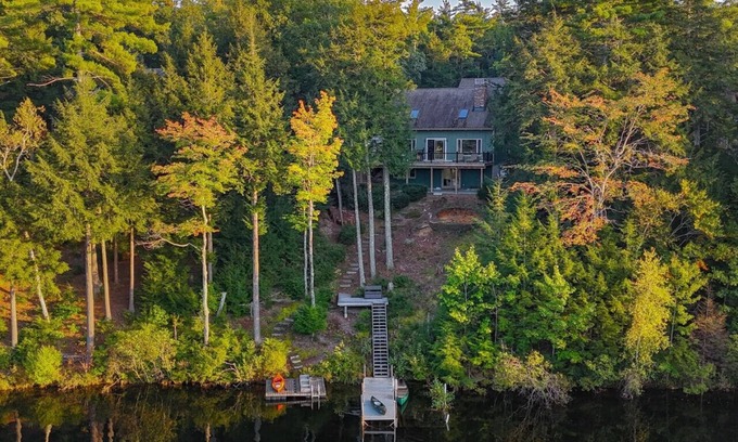 Pine River Pond Casa | Modern Lakefront Cabin (Pet Friendly, King Beds)
