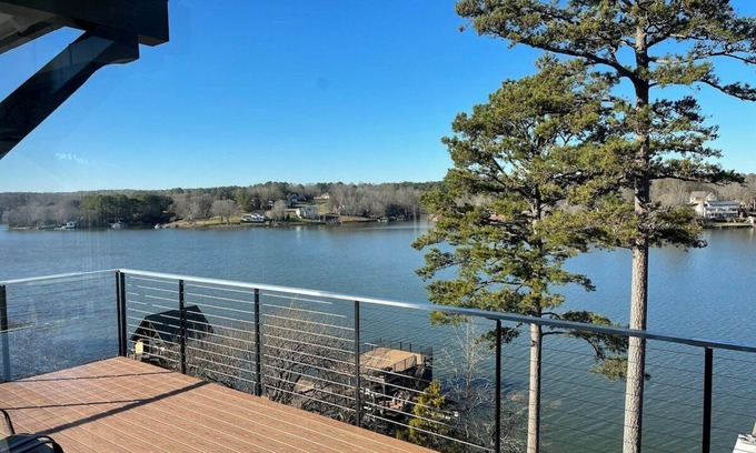 Hickory Casa | Modern Lakefront Views at Lake Hickory Haven