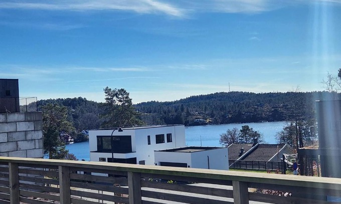 Lillesand Apartamento | Modern leilighet med fin utsikt fra terrassen