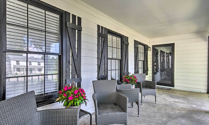 Columbia Cabaña | Modern Lexington Retreat w/ Backyard & Pool!