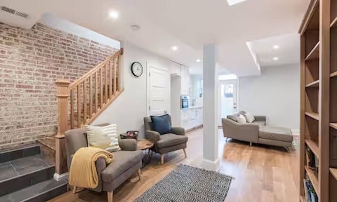 Columbia Heights Apartamento | Modern, Light-filled Garden Apartment in Heart of Washington