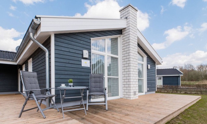 Nordhorn Casa | Modern, light-flooded vacation home with garden, wellness and WLAN