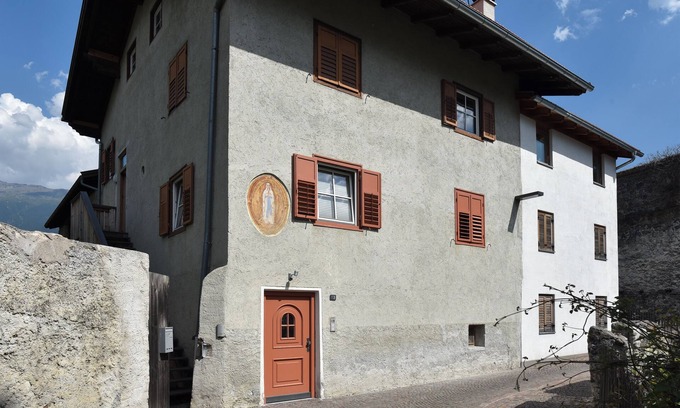 Glorenza Apartamento | Modern living in the medieval walls of Glurns