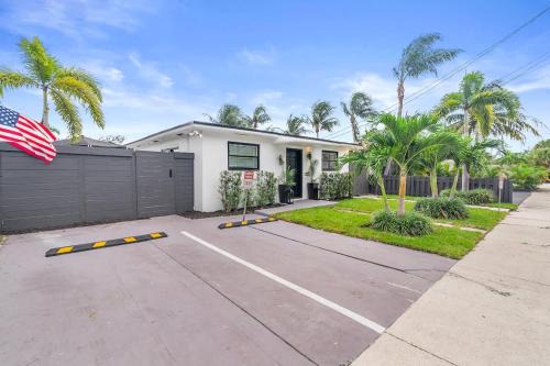 Melaleuca Gardens Casa | Modern Luxe Hideaway