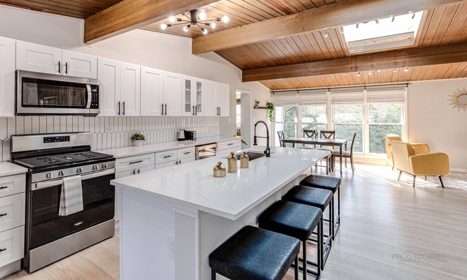 Lake Forest Casa | Modern Luxe home w/Gameroom and Electric Fireplace