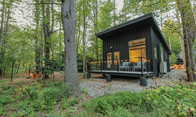 Freeport Cabina | Modern, Luxurious, Cabin in the Woods - 05 (ADA)