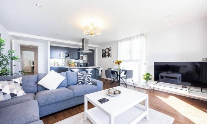 Docklands Apartamento | Modern Luxury 2-Bedroom Flat in London Excel