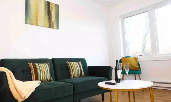 West New Haven Apartamento | Modern Luxury 2BD APT-Close To Everything-Free Wine