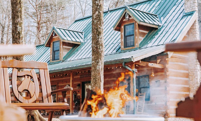 Laurelville Cabina | Modern luxury 4 Bedroom cabin with game room, hot tub, sauna and home theater