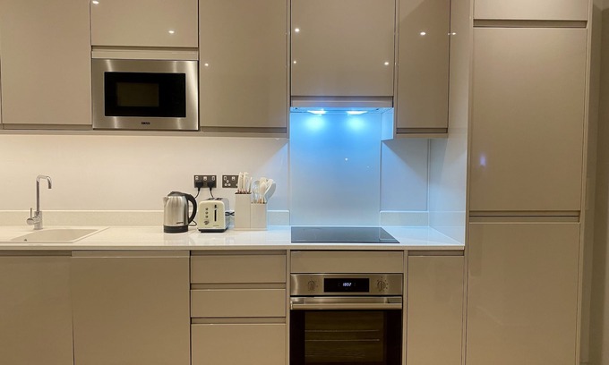 Sutton Central Apartamento | Modern & Luxury Flat