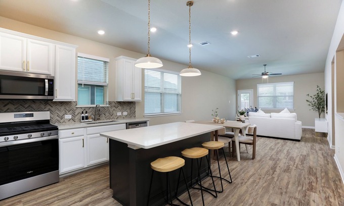 Far North Central Casa | Modern Luxury Home located in north central San Antonio