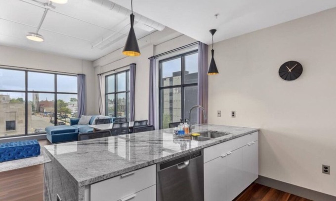 Nelson Apartamento | Modern Luxury in Downtown Muskegon - The Leonard Building