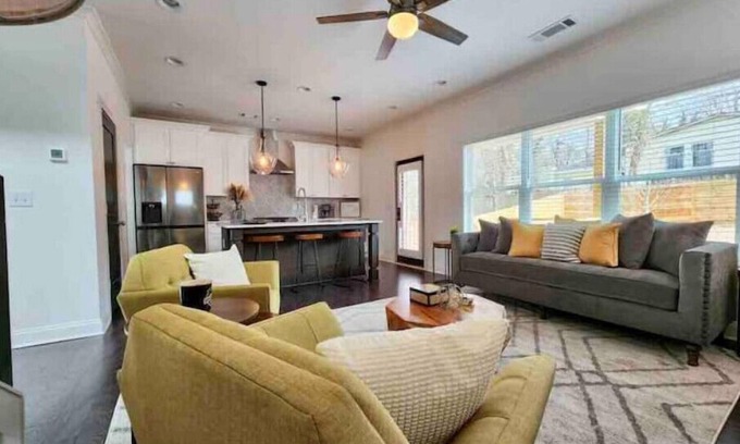 Pittsburgh Casa | Modern Luxury in Heart of ATL!
