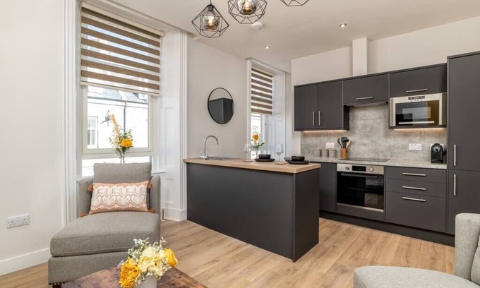 Aberdeen West End Apartamento | Modern Luxury - Prime Location
