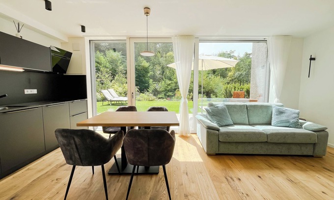 Sant'Andrea in Monte Apartamento | modern, luxury, private entrance, garden, terrace, and stunning mountain views.