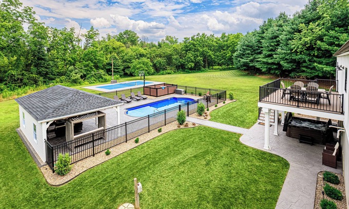 Biglerville Casa | Modern Luxury w/ Hot Tub - Game Room | Gettysburg