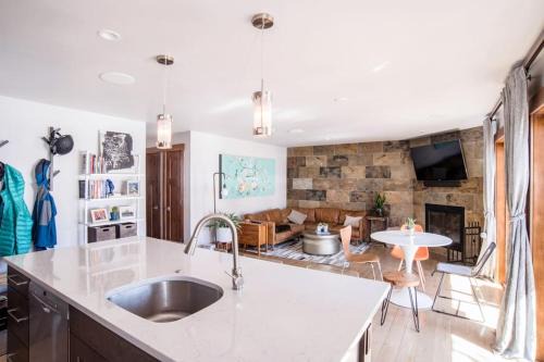 Snowmass Village Apartamento | Modern Luxury - Walk To Lifts - Jacuzzi