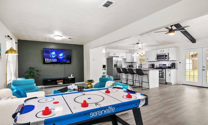 Beaumont Casa | Modern Luxury with Cozy Vibes
