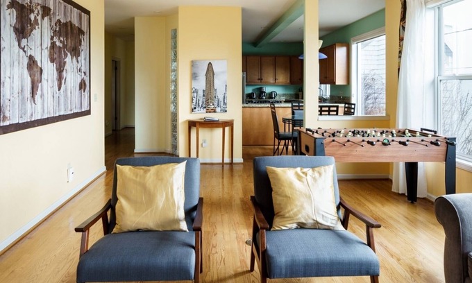 West Queen Anne Casa | Moderno lujo con vistas al atardecer de la Puget Sound en la histórica reina Anne