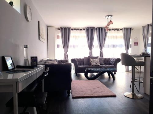 Rainham Casa | Modern Medway Bungalow - 3BR Garden & Free Parking, Kent