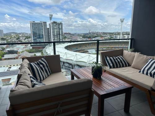 East Brisbane Apartamento | Modern meets The Gabba