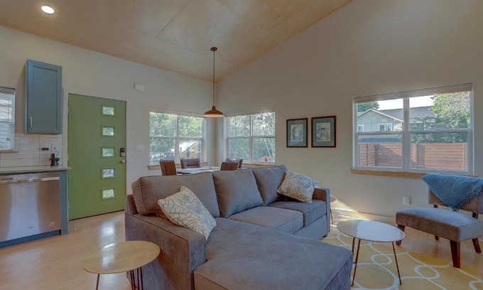 Larkspur Casa | Modern Mod Pod with Private Yard