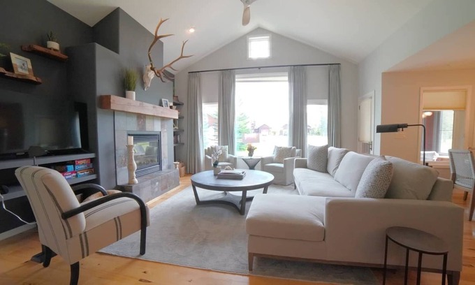 Driggs Casa | Modern Mountain Family Home on Ski Hill Road, near Grand Targhee