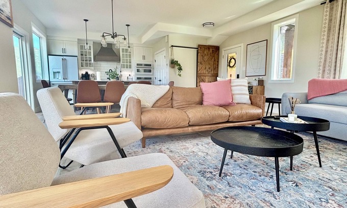 Blairmore Casa | Modern Mountain Retreat | Scenic Views & Comfort