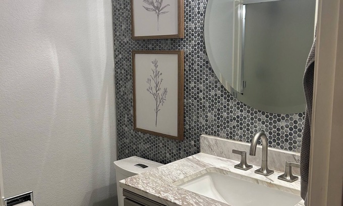 Northwest Reno Casa | Modern Mountain RetreatnnLocated in highly desirable area in Northwest Reno.