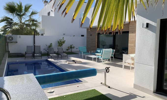 Los Cuarteros Casa | MODERNA NUEVA VILLA PARA 6 PERSONAS CON PISCINA PRIVADA CLIMATIZADA