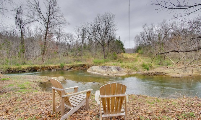 Nellysford Cabaña | Modern Nellysford Getaway on 40 Private Acres!