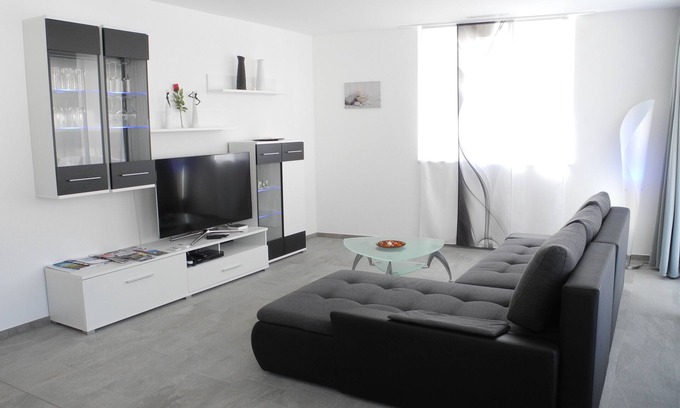 Brig Apartamento | Moderno, Nueva 3. 5 habitaciones Piso en Brig con una maravillosa vista de las montañas