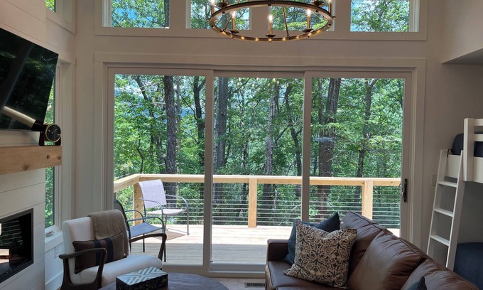 Cleveland Cabina | Modern New Construction near Dahlonega and Helen