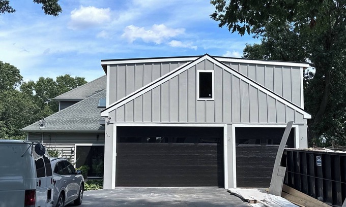 Arlington Apartamento | Modern newly built 1-bedroom condo, w/art, WiIFI AC in pleasant residential area