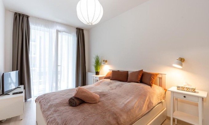 Csarnok negyed Apartamento | Modern & Newly built apartment with private garage