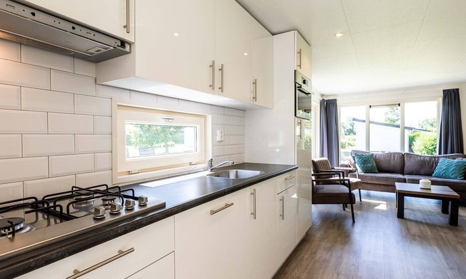 Klein Hitland Casa | Modern Chalet Only 18 km From Rotterdam