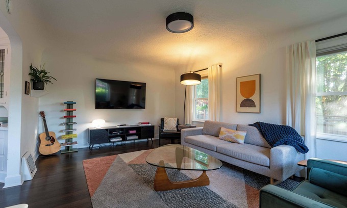 Kenton Casa | Modern North Portland Haven