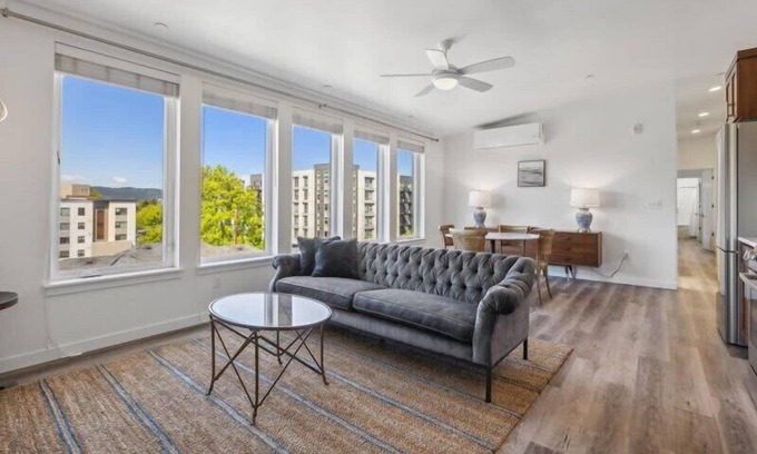 Buckman Neighborhood Apartamento | Modern Oasis in Heart of Central Eastside