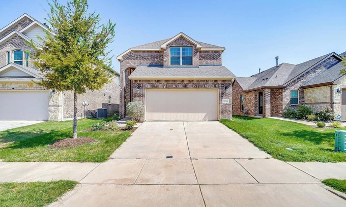 McKinney Casa | Modern Oasis Retreat In McKinney
