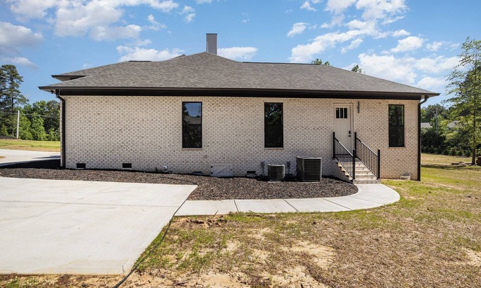 Weddington Casa | Modern Oasis.