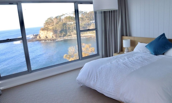 Malua Bay Casa | Modern Ocean Front Luxury 4 Bedroom Home with Spectacular Ocean Views