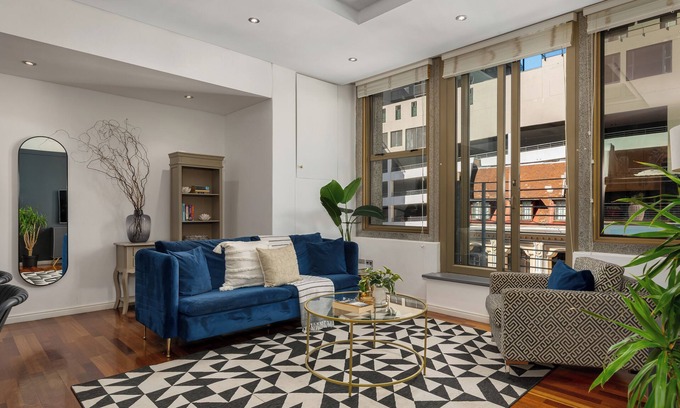 Flora Park Apartamento | Modern One Bed Apt - Central - Pool